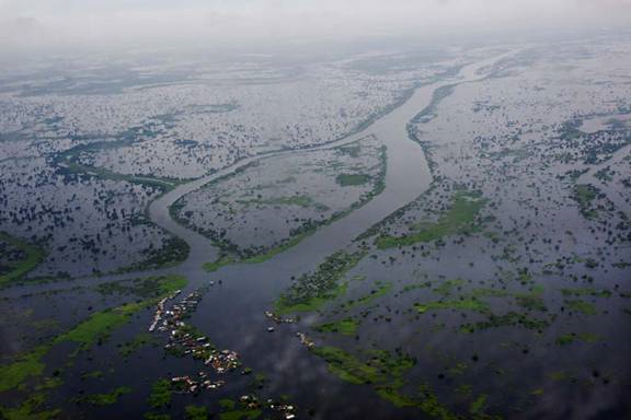 Cambodia_Flood_villiage.jpg