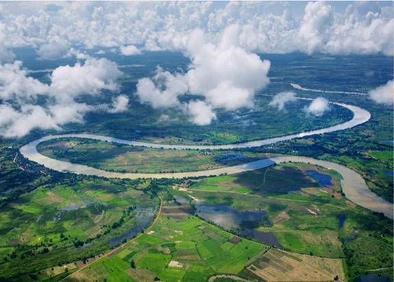 Laos_Nam_Num_River_Clouds.gif